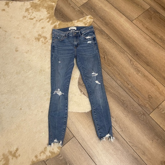 Abercrombie & Fitch Denim - Abercrombie & Fitch the super skinny ankle mid rise frayed jeans